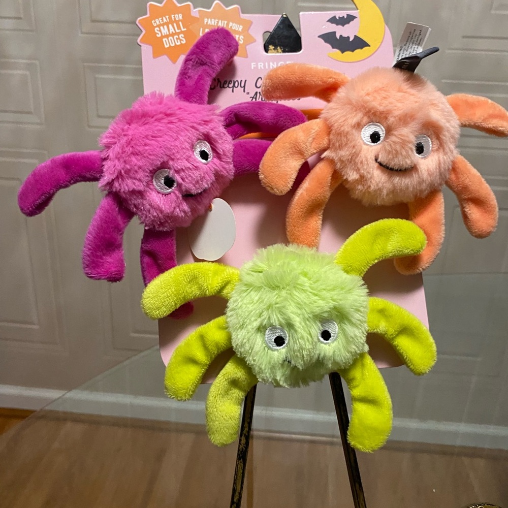 - Fringe  Spooky Creatures Set Of 3 Little Spiders With Squeaker.